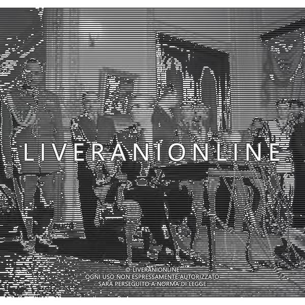 NEG-RETROSPETTIVA MOHAMMAD REZA PAHLAVI SCIA\' DI PERSIA NELLA FOTO MOHAMMAD REZA PAHLAVI SCIA\' DI PERSIA DOPO IL COLPO DI STATO A ROMA NELL\'ANNO 1953 FOTO SANDRO VESPASIANI-AG ALDO LIVERANI SAS