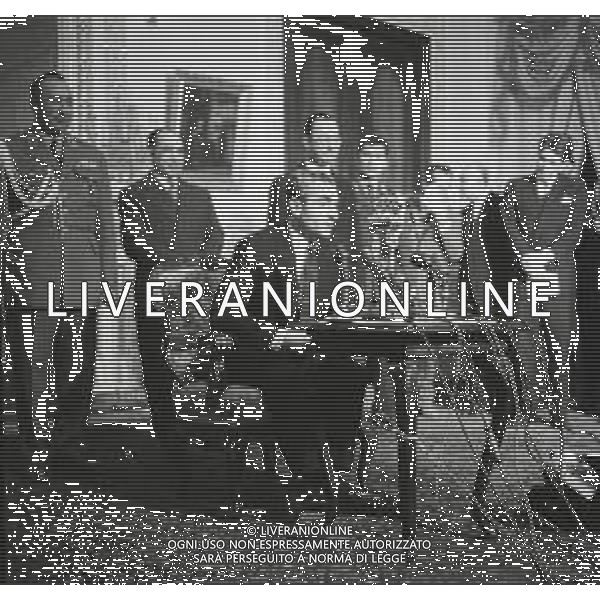 NEG-RETROSPETTIVA MOHAMMAD REZA PAHLAVI SCIA\' DI PERSIA NELLA FOTO MOHAMMAD REZA PAHLAVI SCIA\' DI PERSIA DOPO IL COLPO DI STATO A ROMA NELL\'ANNO 1953 FOTO SANDRO VESPASIANI-AG ALDO LIVERANI SAS