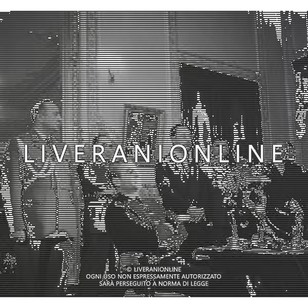 NEG-RETROSPETTIVA MOHAMMAD REZA PAHLAVI SCIA\' DI PERSIA NELLA FOTO MOHAMMAD REZA PAHLAVI SCIA\' DI PERSIA DOPO IL COLPO DI STATO A ROMA NELL\'ANNO 1953 FOTO SANDRO VESPASIANI-AG ALDO LIVERANI SAS