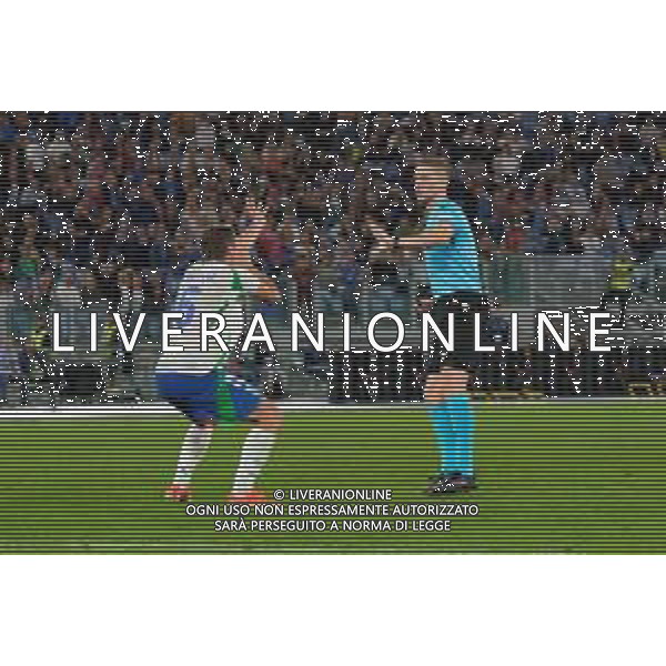 TVEM October 10, 2024 in Roma, Italy. Italy vs Belgium, UEFA Nations League 2024/25 League A Group A2 match - Olympic Stadium. In the pic: Davide Frattesi of Italy protests with the referee Espen Eskas of Norway ©Emmanuele Matrodonato/AGENZIA ALDO LIVERANI SAS