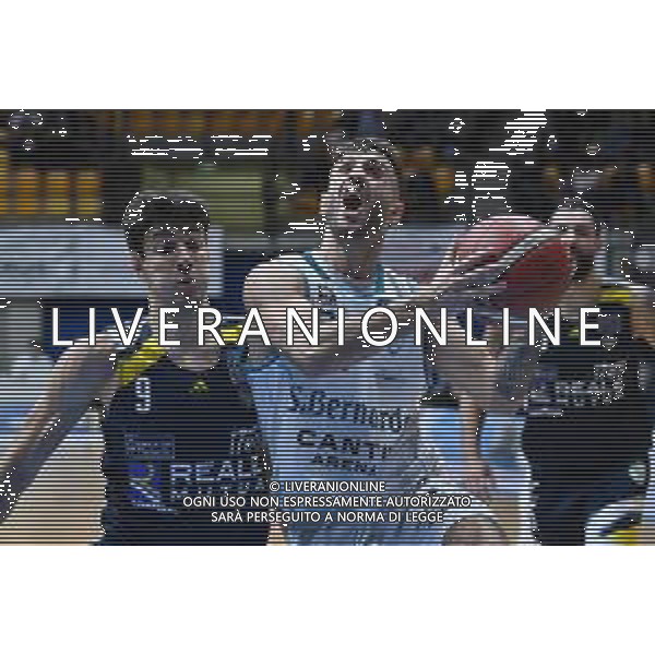 TVRG Cantu\' vs Torino nella foto Fabio Valentini (Cantù) e sulla SX Antonio Gallo (Torino) Acqua San Bernardo Cantu\' vs Reale Mutua Torino Desio (MB) 06-06-2024 Pala FitLine Campionato Serie A2 Old Wild West - 4a giornata foto Roberto Garavaglia/Agenzia Aldo Liverani sas