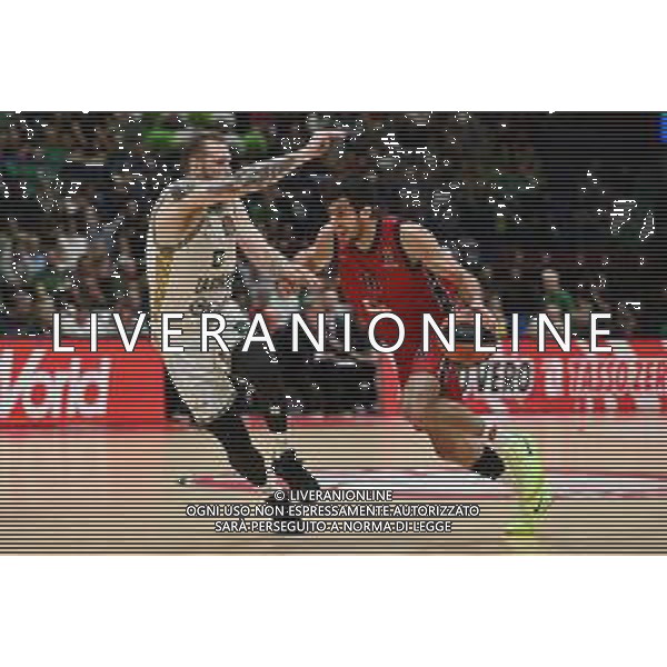 TVRG EA7 Emporio Armani Olimpia Milano vs Zalgiris Kaunas nella foto Leandro Bolmaro (Olimpia Milano) e sulla SX Ignas Brazdeikis (Zalgiris Kaunas) Assago (MI) 17-10-2024 Unipol Forum Turkish Airlines EuroLeague 4a giornata regular season foto Roberto Garavaglia/Agenzia Aldo Liverani sas
