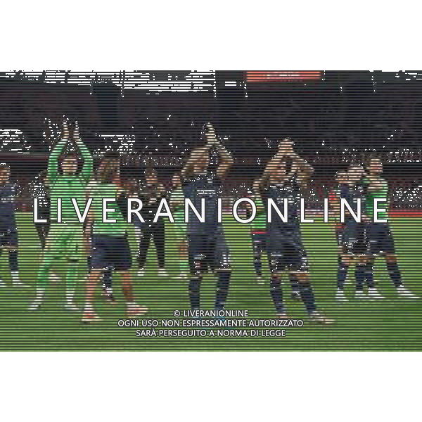 TVEM October 18, 2024 Bari, Italy - SSC Bari vs US Catanzaro - Italian soccer serie B 2024/25 - San Nicola Stadium. In the pic: the US Catanzaro 1929 players applauds fans foto emmanuele mastrodonato-ag aldo liverani sas