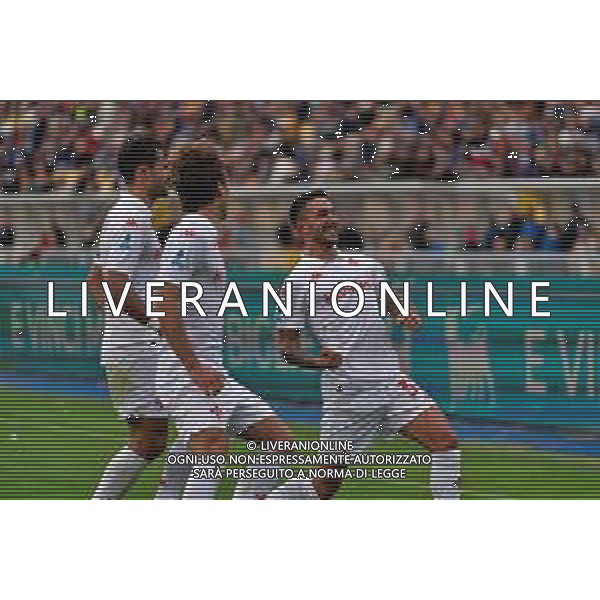 TVEM October 20, 2024 Lecce, Italy - US Lecce vs ACF Fiorentina - Italian soccer serie A 2024/25 - Via Del Mare Stadium. In the pic: Danilo Cataldi of Fiorentina celebrates after scoring a goal foto emmanuele mastrodonato-ag aldo liverani sas