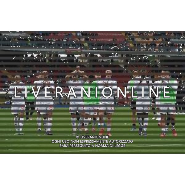 TVEM October 18, 2024 Bari, Italy - SSC Bari vs US Catanzaro - Italian soccer serie B 2024/25 - San Nicola Stadium. In the pic: the Fiorentina players applauds fans foto emmanuele mastrodonato-ag aldo liverani sas
