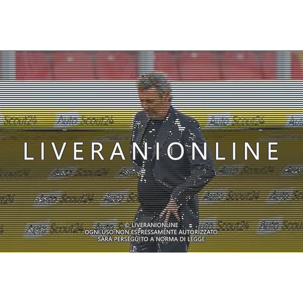 TVEM October 20, 2024 Lecce, Italy - US Lecce vs ACF Fiorentina - Italian soccer serie A 2024/25 - Via Del Mare Stadium. In the pic: coach Luca Gotti of US Lecce disappointment foto emmanuele mastrodonato-ag aldo liverani sas