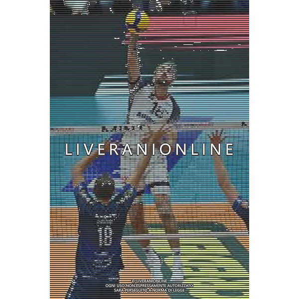 TVRG Monza vs Milano nella foto Edoardo Caneschi (Powervolley Milano) Monza 20-10-2024 Opiquad Arena Mint Vero Volley Monza vs Allianz Powervolley Milano SuperLega Credem Banca - 4a giornata regular season foto Roberto Garavaglia/Agenzia Aldo Liverani sas