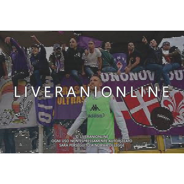 TVEM October 20, 2024 Lecce, Italy - US Lecce vs ACF Fiorentina - Italian soccer serie A 2024/25 - Via Del Mare Stadium. In the pic: Cristiano Biraghi of Fiorentina greet the fans foto emmanuele mastrodonato-ag aldo liverani sas