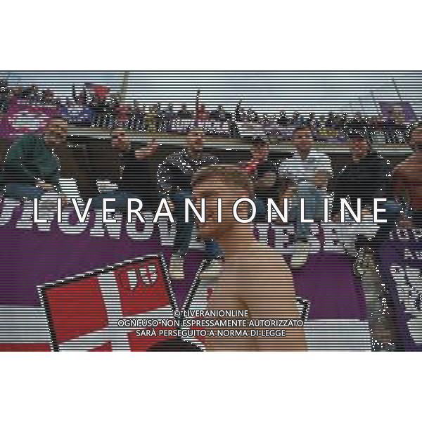 TVEM October 20, 2024 Lecce, Italy - US Lecce vs ACF Fiorentina - Italian soccer serie A 2024/25 - Via Del Mare Stadium. In the pic: Lucas Beltran of Fiorentina greet the fans foto emmanuele mastrodonato-ag aldo liverani sas