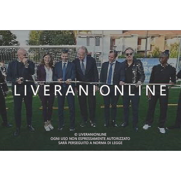 TVRG Campo Milan Madonna dei Poveri nella foto il taglio del nastro Milano 21-10-2024 Inaugurazione presso l\'oratorio della Parrocchia Madonna dei Poveri del nuovo campo da calcio in erba artificiale realizzato con il contributo di Fondazione Milan, Fondazione SnaiTech e Fondazione Costruiamo il Futuro foto Roberto Garavaglia/Agenzia Aldo Liverani sas