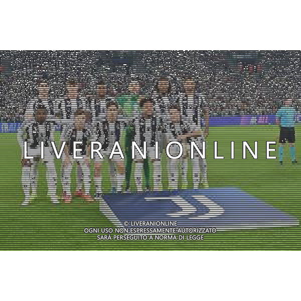 Torino 22.10.2024 Allianz Stadium ©Manuela Viganti/Agenzia Aldo Liverani Juventus vs Stoccarda Uefa Champions League 3a giornata 2024/2025 Nella foto: la formazione della juventus da sx verso dx: dusan vlahovic, nicolò savona, juan cabal, mattia perin, khephren thuram, danilo, pierre kalulu, francisco conceicao, kenan yildiz, westo mckennie, nicolò fagioli
