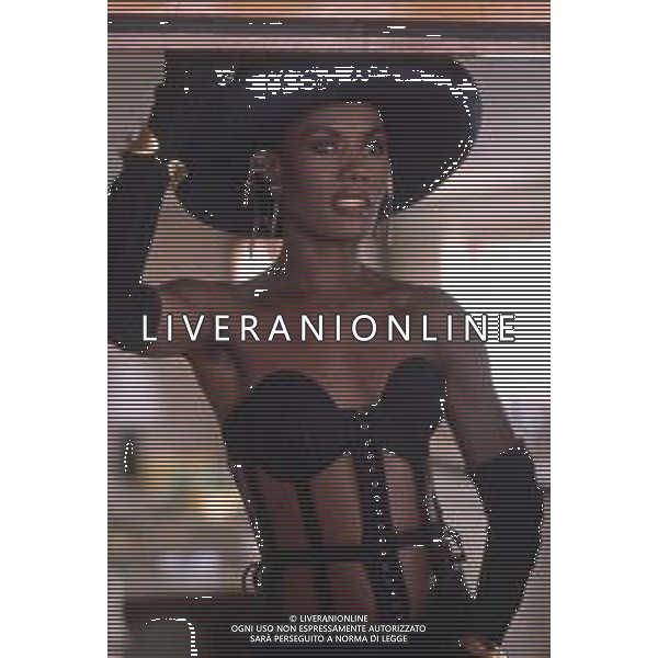 DIAP-RETROSPETTIVA GRACE JONES CANTANTE E ATTRICE NELLA FOTO GRACE JONES NELL\'ANNO 1987 A CANNES AG ALDO LIVERANI SAS