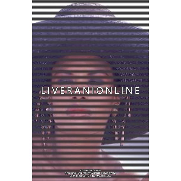 DIAP-RETROSPETTIVA GRACE JONES CANTANTE E ATTRICE NELLA FOTO GRACE JONES NELL\'ANNO 1987 A CANNES AG ALDO LIVERANI SAS