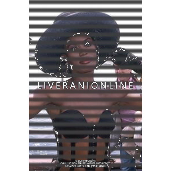 DIAP-RETROSPETTIVA GRACE JONES CANTANTE E ATTRICE NELLA FOTO GRACE JONES NELL\'ANNO 1987 A CANNES AG ALDO LIVERANI SAS