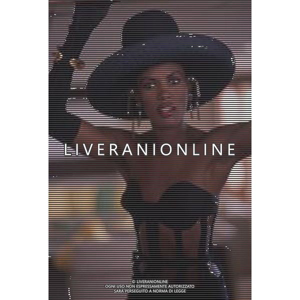 DIAP-RETROSPETTIVA GRACE JONES CANTANTE E ATTRICE NELLA FOTO GRACE JONES NELL\'ANNO 1987 A CANNES AG ALDO LIVERANI SAS