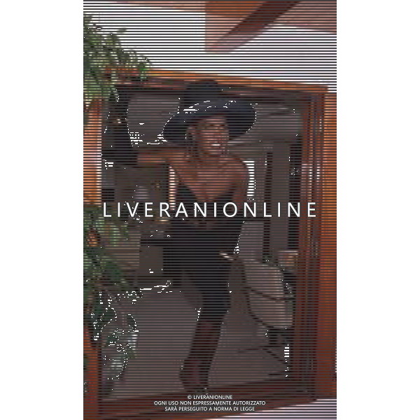 DIAP-RETROSPETTIVA GRACE JONES CANTANTE E ATTRICE NELLA FOTO GRACE JONES NELL\'ANNO 1987 A CANNES AG ALDO LIVERANI SAS