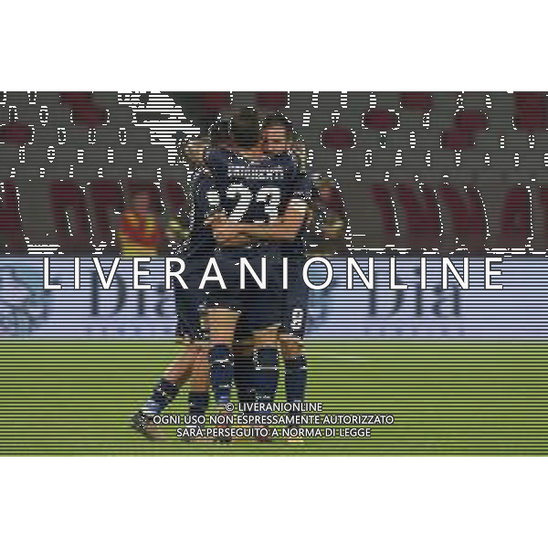 TVEM October 18, 2024 Bari, Italy - SSC Bari vs US Catanzaro - Italian soccer serie B 2024/25 - San Nicola Stadium. In the pic: Pietro Iemmello of US Catanzaro 1929 celebrates after scoring a goal with teammates foto emmanuele mastrodonato-ag aldo liverani sas