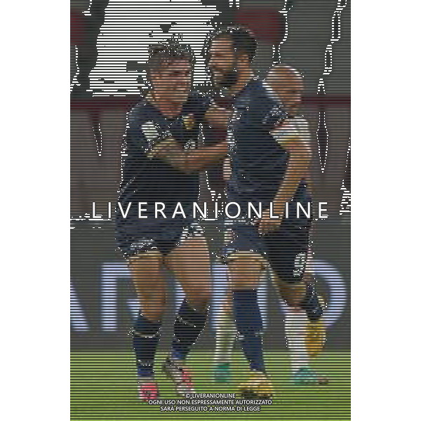 TVEM October 18, 2024 Bari, Italy - SSC Bari vs US Catanzaro - Italian soccer serie B 2024/25 - San Nicola Stadium. In the pic: Pietro Iemmello of US Catanzaro 1929 celebrates after scoring a goal with Nicolò Brighenti of US Catanzaro 1929 foto emmanuele mastrodonato-ag aldo liverani sas