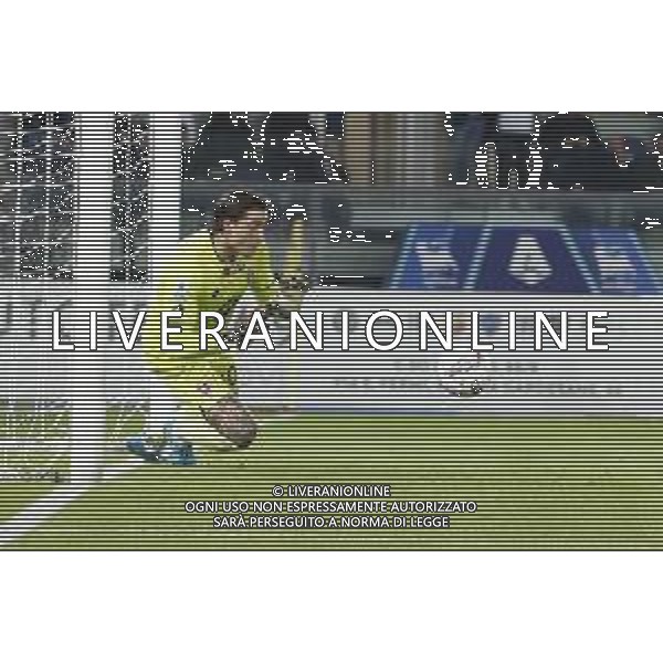 Stefano Turati of AC Monza makes a save during Hellas Verona FC vs AC Monza, 8° Serie A Enilive 2024-25 game at Marcantonio Bentegodi Stadium in Verona (VR), Italy, on October 21, 2024. (Photo by Davide Casentini) /AGENZIA ALDO LIVERANI SAS