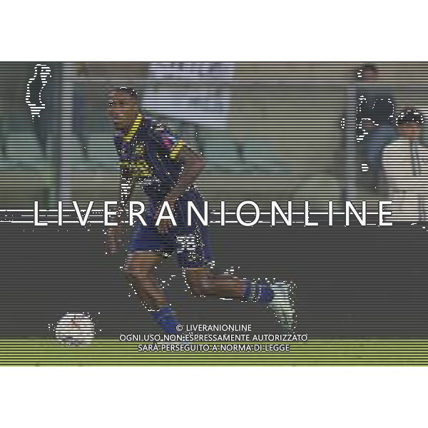 Jackson Tchatchoua of Hellas Verona FC play the ball during Hellas Verona FC vs AC Monza, 8° Serie A Enilive 2024-25 game at Marcantonio Bentegodi Stadium in Verona (VR), Italy, on October 21, 2024. (Photo by Davide Casentini) /AGENZIA ALDO LIVERANI SAS