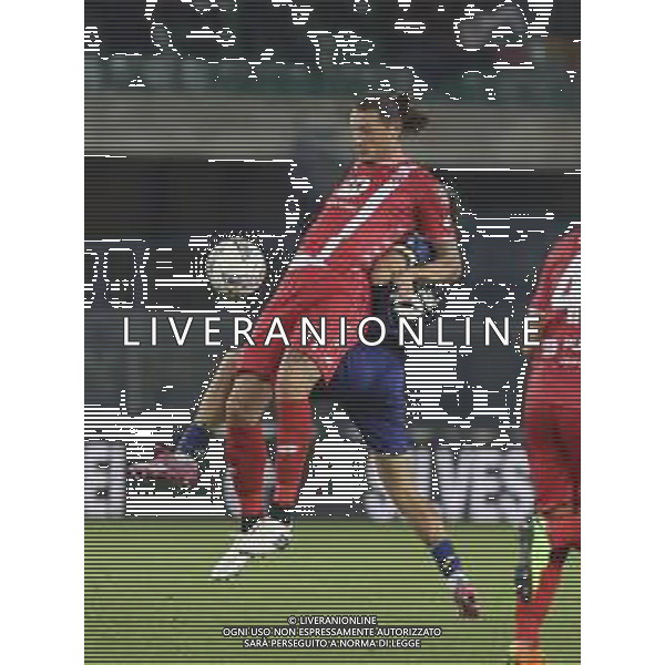 Milan Djuric of AC Monza battle for the ball with Domagoj Bradaric of Hellas Verona FC during Hellas Verona FC vs AC Monza, 8° Serie A Enilive 2024-25 game at Marcantonio Bentegodi Stadium in Verona (VR), Italy, on October 21, 2024. (Photo by Davide Casentini) /AGENZIA ALDO LIVERANI SAS