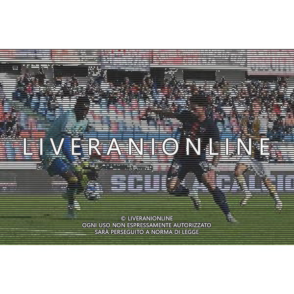 Serie B 2024-2025 Stadio San Vito-Gigi Marulla 26-10-2024 Nella foto: Manuel Ricciardi anticipa Demba Thiem FOTO ANDREA ROSITO- AG ALDO LIVERANI SAS -COSENZA - JUVE STABIA Campionato Calcio Serie B 26.10.2024