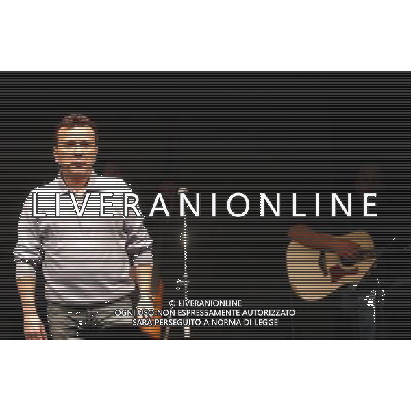 Milano 16/01/2006 Teatro Filodrammatici Pupo ( Enzo Ghinazzi ) \'Il Grande Croupier \' nella foto: Pupo durante le prove foto Danilo Recalcati / AG.Aldo Liverani