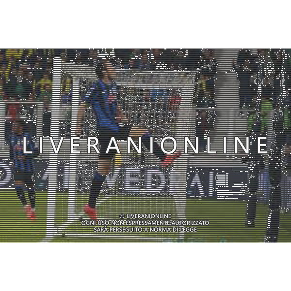 Marten de Roon of Atalanta BC celebrates after scoring during Atalanta BC vs Hellas Verona FC, 9° Serie A Enilive 2024-25 game at Gewiss stadium in Bergamo (BG), Italy, on October 26, 2024. (Photo by Davide Casentini) /AGENZIA ALDO LIVERANI SAS