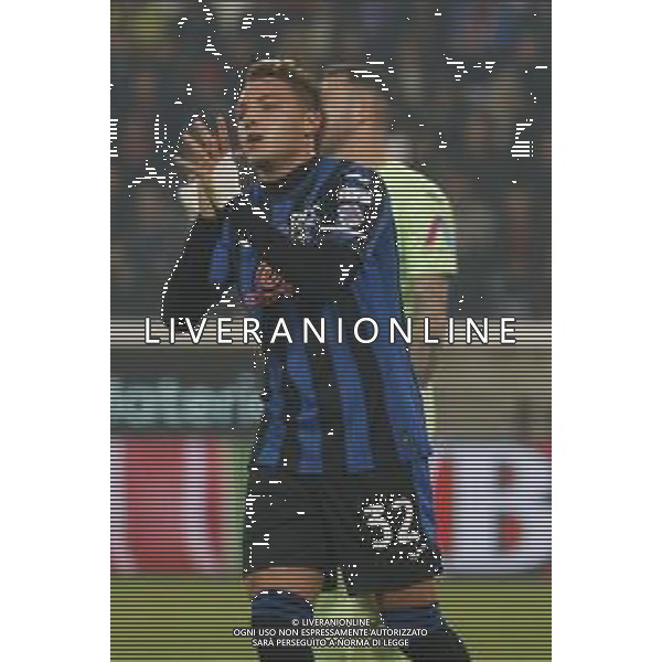 Mateo Retegui of Atalanta BC claps the hand during Atalanta BC vs Hellas Verona FC, 9° Serie A Enilive 2024-25 game at Gewiss stadium in Bergamo (BG), Italy, on October 26, 2024. (Photo by Davide Casentini) /AGENZIA ALDO LIVERANI SAS