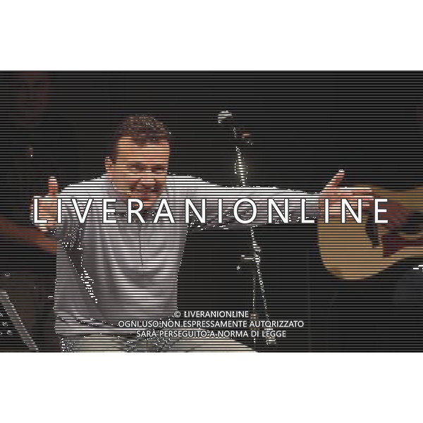 Milano 16/01/2006 Teatro Filodrammatici Pupo ( Enzo Ghinazzi ) \'Il Grande Croupier \' nella foto: Pupo durante le prove foto Danilo Recalcati / AG.Aldo Liverani