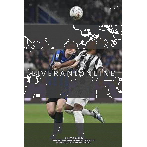 Inter vs Juventus nella foto Alessandro Bastoni (Inter) e Weston McKennie (Juventus) Milano 27-10-2024 Stadio Giuseppe Meazza - San Siro Campionato Serie A Enilive - 9a giornata foto Roberto Garavaglia/Agenzia Aldo Liverani sas/AGENZIA ALDO LIVERANI SAS