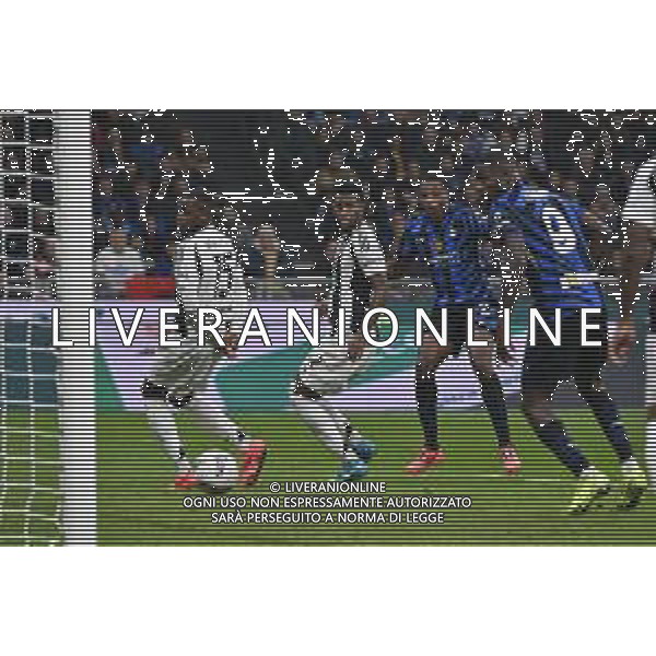 Inter vs Juventus nella foto Denzel Dumfries (Inter) segna il gol del 4 a 2 Milano 27-10-2024 Stadio Giuseppe Meazza - San Siro Campionato Serie A Enilive - 9a giornata foto Roberto Garavaglia/Agenzia Aldo Liverani sas/AGENZIA ALDO LIVERANI SAS