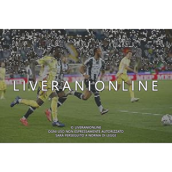 Timothy Weah of Juventus FC play the ball during Udinese Calcio vs Juventus FC, 11° Serie A Enilive 2024-25 game at Bluenergy stadium in Udine (UD), Italy, on November 02, 2024. (Photo by Davide Casentini)- AGENZIA ALDO LIVERANI SAS