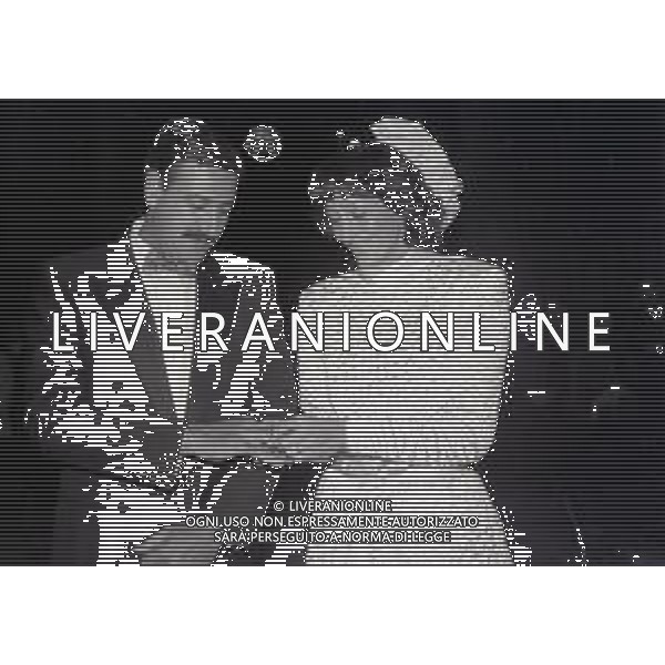NEG-RETROSPETTIVA SARA SIMEONI MATRIMONIO NELLA FOTO SARA SIMEONI CON ERMINIO AZZARO LE NOZZE NELL\'ANNO 1987 AG ALDO LIVERANI SAS