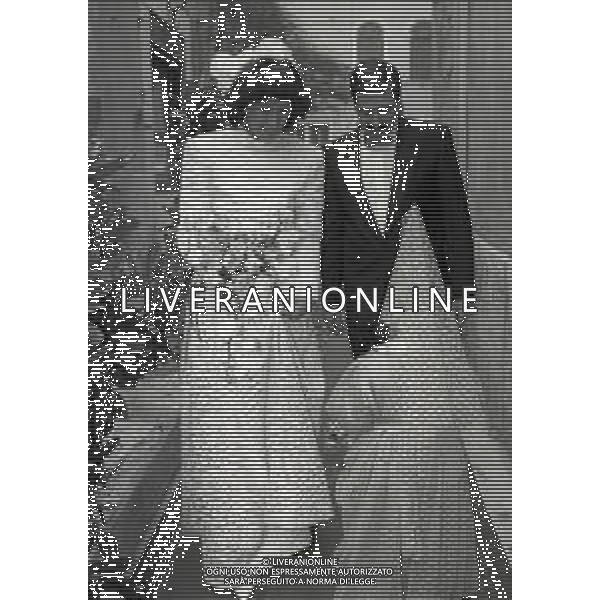 NEG-RETROSPETTIVA SARA SIMEONI MATRIMONIO NELLA FOTO SARA SIMEONI CON ERMINIO AZZARO LE NOZZE NELL\'ANNO 1987 AG ALDO LIVERANI SAS