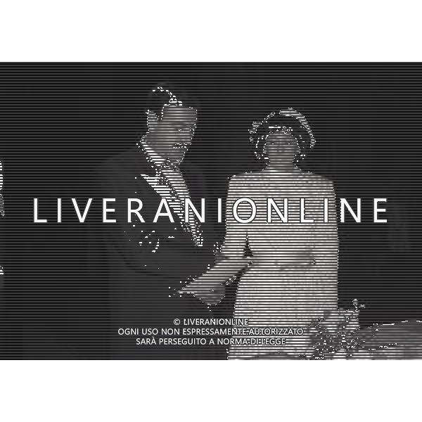 NEG-RETROSPETTIVA SARA SIMEONI MATRIMONIO NELLA FOTO SARA SIMEONI CON ERMINIO AZZARO LE NOZZE NELL\'ANNO 1987 AG ALDO LIVERANI SAS