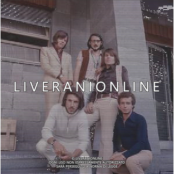 COL-RETROSPETTIVA COMPLESSO MUSICALE “I NOMADI” NELLA FOTO IL COMPLESSO MUSICALE DEI NOMADI A SAINT VINCENT NELL\'ANNO 1970 ( Giuseppe Beppe Carletti, Augusto Daolio, Paolo Lancellotti, Franco Midili, Gianni Coron ) AG ALDO LIVERANI SAS