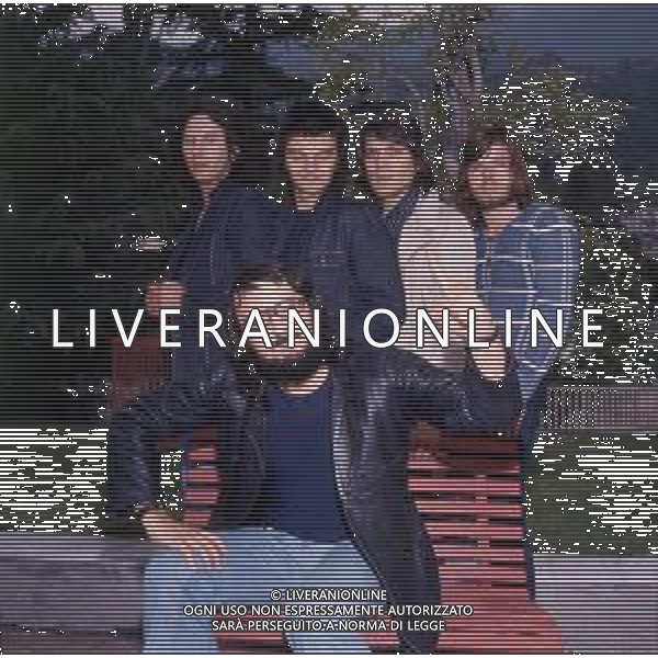 COL-RETROSPETTIVA COMPLESSO MUSICALE “I NOMADI” NELLA FOTO IL COMPLESSO MUSICALE DEI NOMADI A SAINT VINCENT NELL\'ANNO 1972 ( Giuseppe Beppe Carletti, Augusto Daolio, Paolo Lancellotti, Umberto Maggi, Amos Amaranti ) AG ALDO LIVERANI SAS