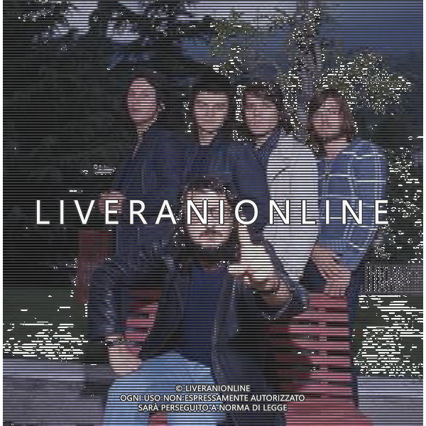 COL-RETROSPETTIVA COMPLESSO MUSICALE “I NOMADI” NELLA FOTO IL COMPLESSO MUSICALE DEI NOMADI A SAINT VINCENT NELL\'ANNO 1972 ( Giuseppe Beppe Carletti, Augusto Daolio, Paolo Lancellotti, Umberto Maggi, Amos Amaranti ) AG ALDO LIVERANI SAS