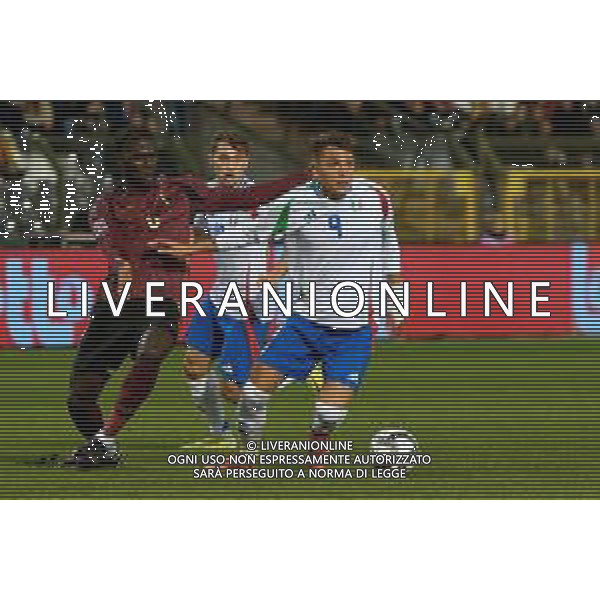 TVEM November 14, 2024 Brussels, Belgium - Belgium vs Italy - UEFA Nations League 2024/25, League A Group A2 match - King Baudouin Stadium. In the pic: Mateo Retegui of Italy in action against Amadou Onana of Belgium foto emmanuele-mastrodonato-ag aldo liiverani sas