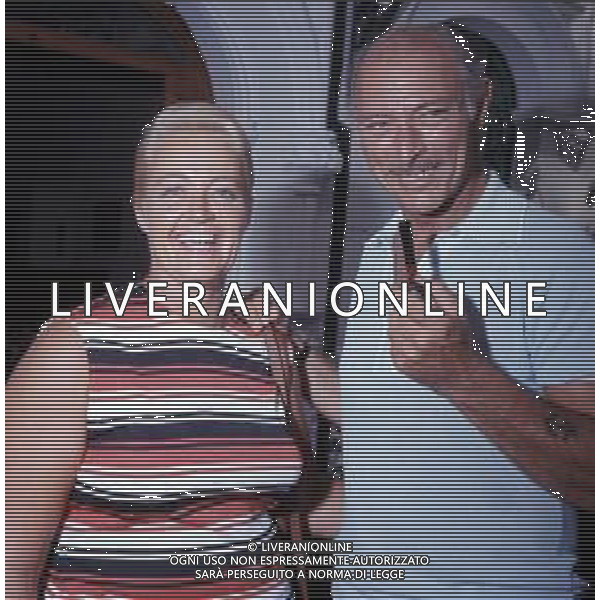 COL-RETROSPETTIVA LEE VAN CLEEF ATTORE NELLA FOTO LEE VAN CLEEF A TAORMINA NELL\'ANNO 1973 CON LA MOGLIE JOAN MARJORIE DRANE AG ALDO LIVERANI SAS