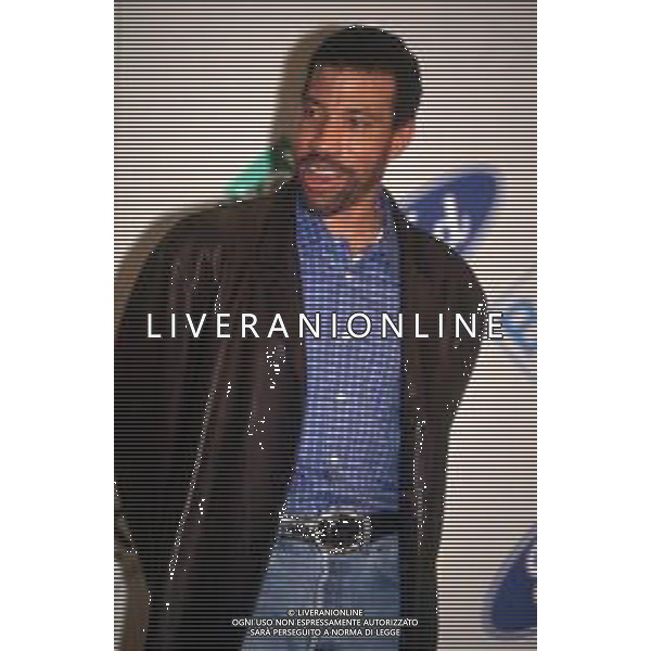 DIA- RETROSPETTIVA LIONEL RICHIE CANTANTE NELLA FOTO LIONEL RICHIE OSPITE AL FESTIVAL DI SANREMO NELL’ANNO 1997 AG ALDO LIVERANI SAS