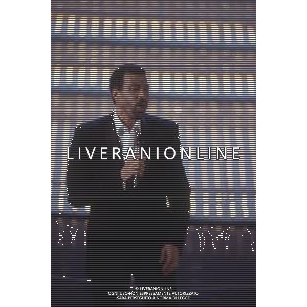 DIA- RETROSPETTIVA LIONEL RICHIE CANTANTE NELLA FOTO LIONEL RICHIE OSPITE AL FESTIVAL DI SANREMO NELL’ANNO 1997 AG ALDO LIVERANI SAS