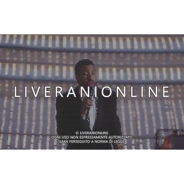 DIA- RETROSPETTIVA LIONEL RICHIE CANTANTE NELLA FOTO LIONEL RICHIE OSPITE AL FESTIVAL DI SANREMO NELL’ANNO 1997 AG ALDO LIVERANI SAS