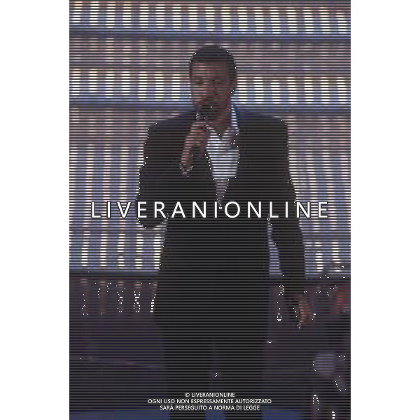 DIA- RETROSPETTIVA LIONEL RICHIE CANTANTE NELLA FOTO LIONEL RICHIE OSPITE AL FESTIVAL DI SANREMO NELL’ANNO 1997 AG ALDO LIVERANI SAS