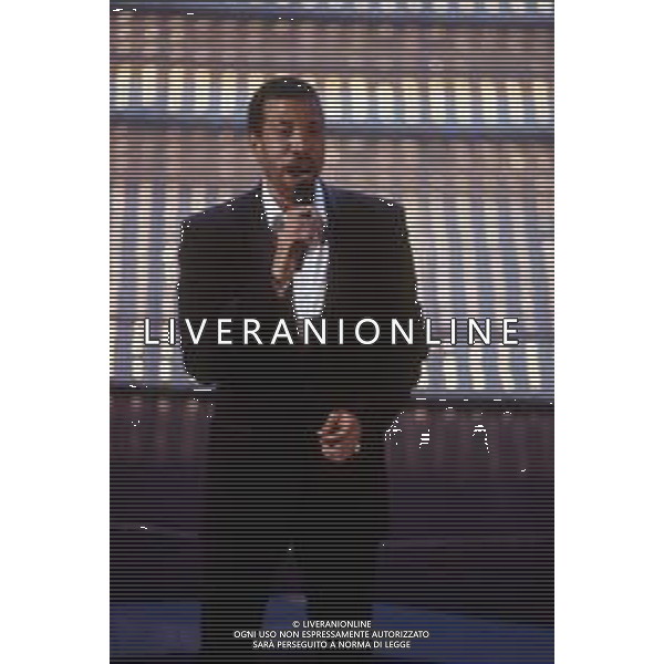 DIA- RETROSPETTIVA LIONEL RICHIE CANTANTE NELLA FOTO LIONEL RICHIE OSPITE AL FESTIVAL DI SANREMO NELL’ANNO 1997 AG ALDO LIVERANI SAS