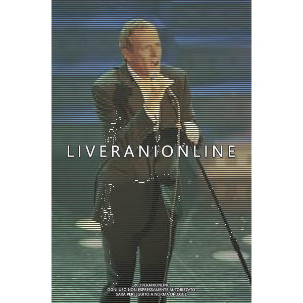 NEG COL-RETROSPETTIVA MICHAEL BOLTON CANTANTE NELLA FOTO MICHAEL BOLTON AL FESTIVAL DI SANREMO NELL\'ANNO 1998 AG ALDO LIVERANI SAS
