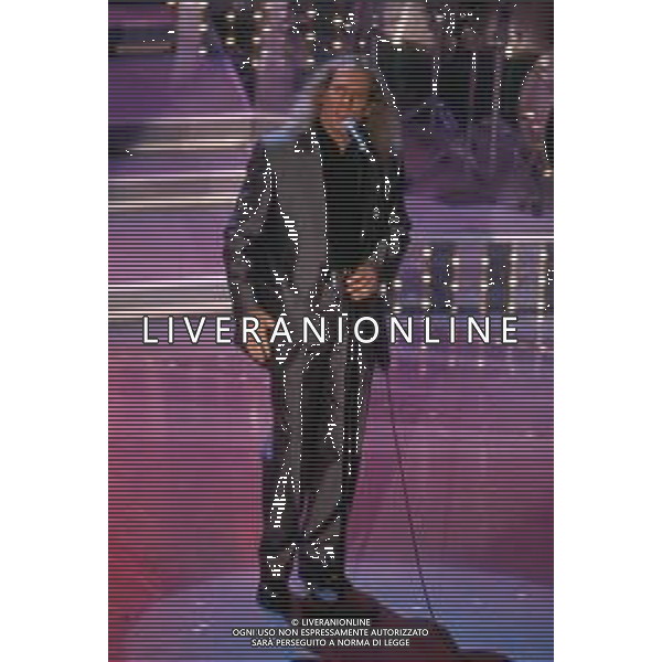DIAP-RETROSPETTIVA MICHAEL BOLTON CANTANTE NELLA FOTO MICHAEL BOLTON AL FESTIVAL DI SANREMO NELL\'ANNO 1996 AG ALDO LIVERANI SAS