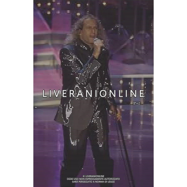 DIAP-RETROSPETTIVA MICHAEL BOLTON CANTANTE NELLA FOTO MICHAEL BOLTON AL FESTIVAL DI SANREMO NELL\'ANNO 1996 AG ALDO LIVERANI SAS