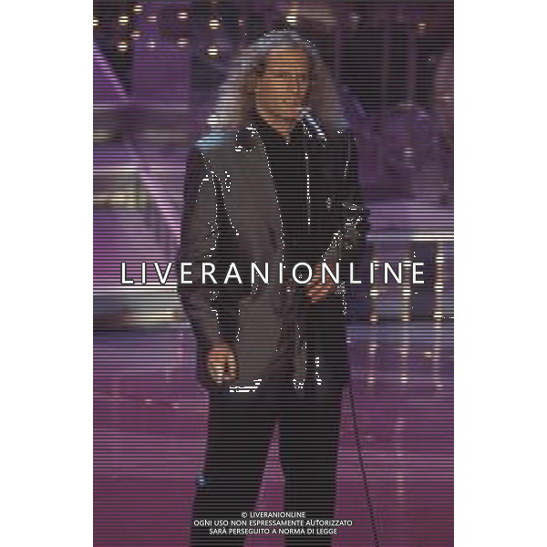 DIAP-RETROSPETTIVA MICHAEL BOLTON CANTANTE NELLA FOTO MICHAEL BOLTON AL FESTIVAL DI SANREMO NELL\'ANNO 1996 AG ALDO LIVERANI SAS